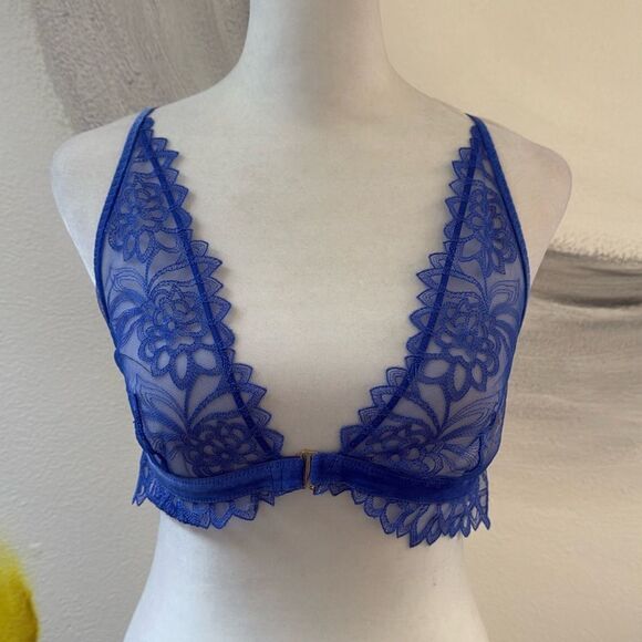 Free people bralette.  Size Small.  Blue lace with velvet straps.  Like new. - Picture 1 of 6